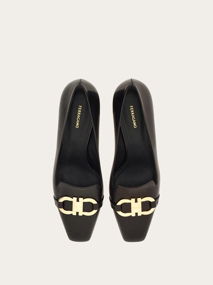 Pump with Gancini ornament - Image 5